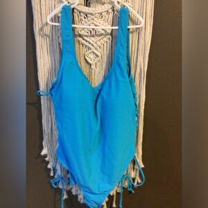 CYN & LUCA size xl swimsuit